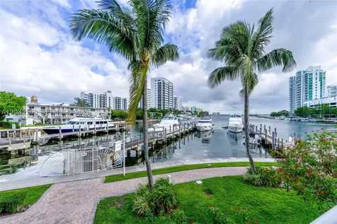 7914 Harbor Island Drive North Bay Village FL 33141