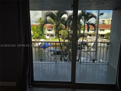 16565 NE 26th Avenue North Miami Beach FL 33160