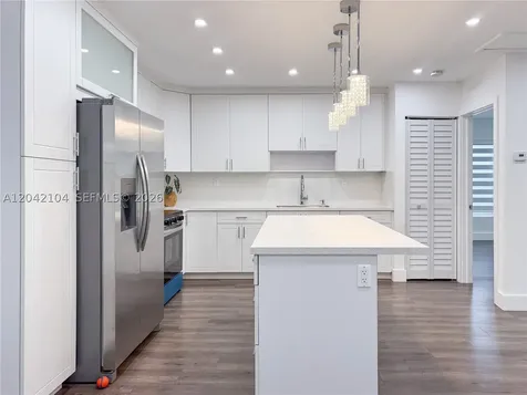 1319 NW 40th Street Miami FL 33142