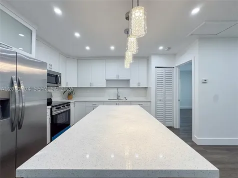 1319 NW 40th Street Miami FL 33142