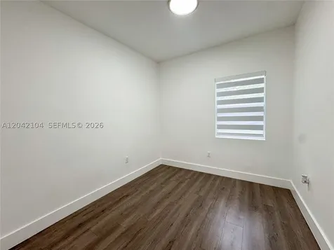 1319 NW 40th Street Miami FL 33142