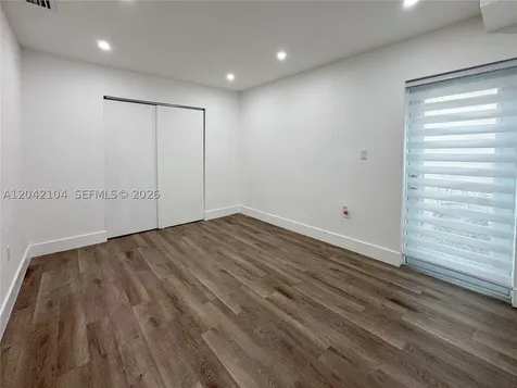 1319 NW 40th Street Miami FL 33142