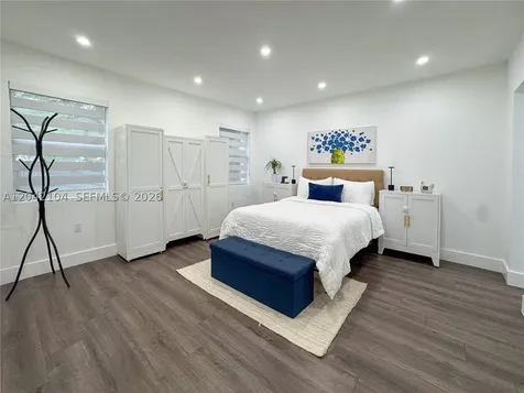 1319 NW 40th Street Miami FL 33142