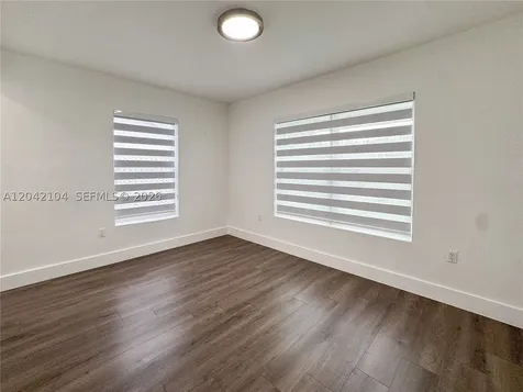 1319 NW 40th Street Miami FL 33142