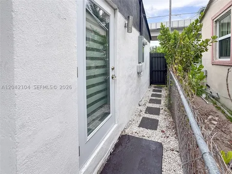 1319 NW 40th Street Miami FL 33142