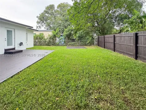1319 NW 40th Street Miami FL 33142