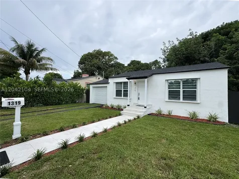 1319 NW 40th Street Miami FL 33142