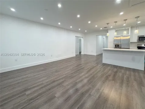 1319 NW 40th Street Miami FL 33142