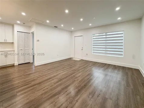 1319 NW 40th Street Miami FL 33142