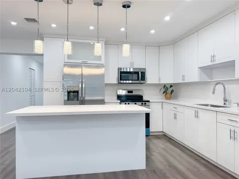 1319 NW 40th Street Miami FL 33142