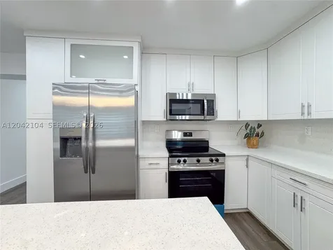 1319 NW 40th Street Miami FL 33142