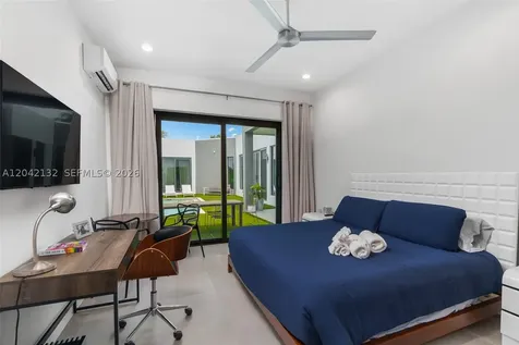41 NE 24th Street Wilton Manors FL 33305