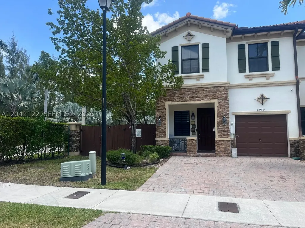 8985 NW 98th Avenue Doral FL 33178