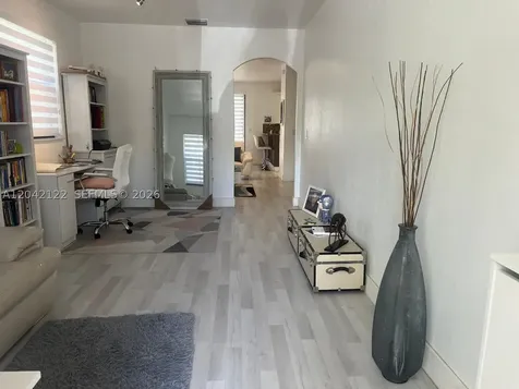 8985 NW 98th Avenue Doral FL 33178