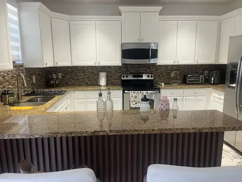 8985 NW 98th Avenue Doral FL 33178