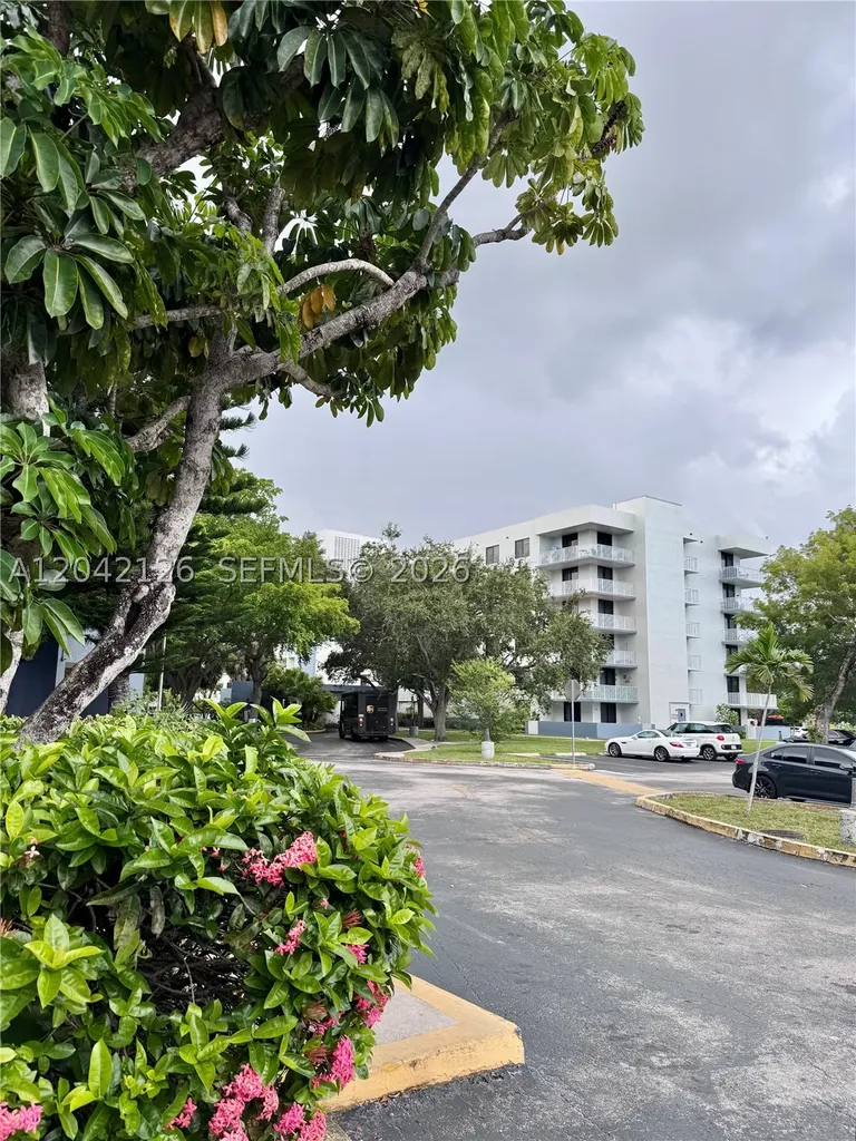 919 Hillcrest Drive Hollywood FL 33021