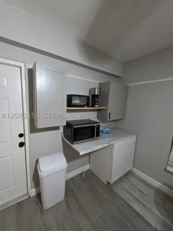 6837 SW 39th Terrace Miami FL 33155