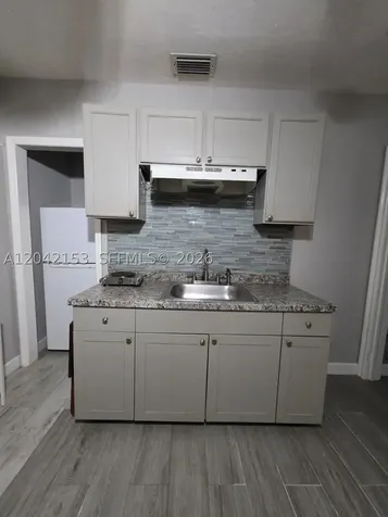 6837 SW 39th Terrace Miami FL 33155