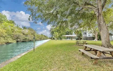 117 Royal Park Drive Oakland Park FL 33309
