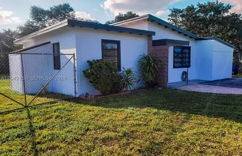 16 Allen Road West Park FL 33023