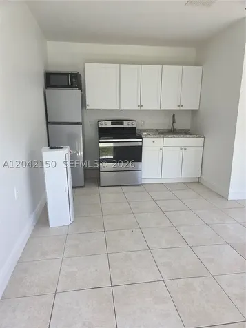16 Allen Road West Park FL 33023