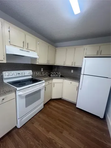 6141 W 22nd Court Hialeah FL 33016
