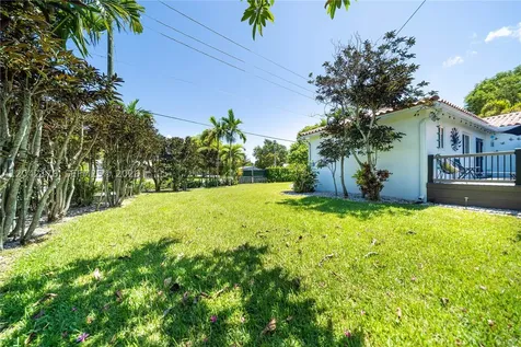 10690 NE 11th Court Miami Shores FL 33138