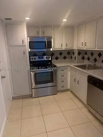 5005 Collins Avenue Miami Beach FL 33140