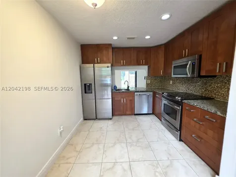 14237 SW 94th Cir Lane Miami FL 33186