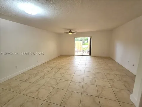 14237 SW 94th Cir Lane Miami FL 33186