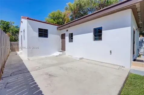 322 SW 18th Road Miami FL 33129