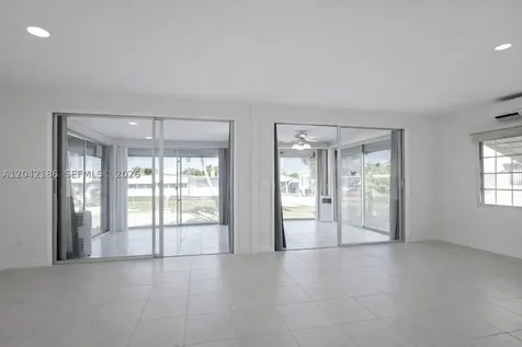 2260 SW 85th Way Davie FL 33324