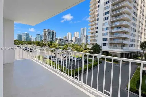 500 Bayview Drive Sunny Isles Beach FL 33160