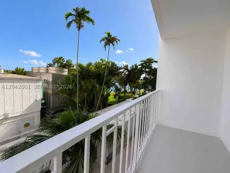 500 Bayview Drive Sunny Isles Beach FL 33160
