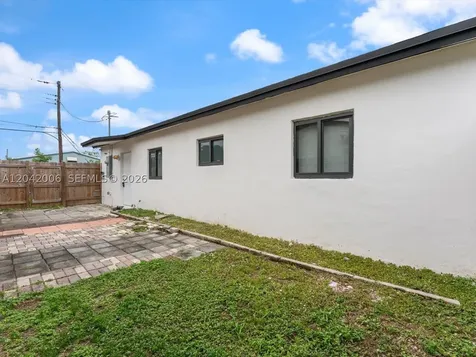 6161 NE 7th Avenue Oakland Park FL 33334