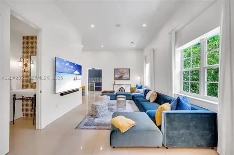 30 NE 44th Street Miami FL 33137