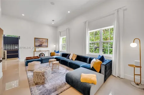 30 NE 44th Street Miami FL 33137