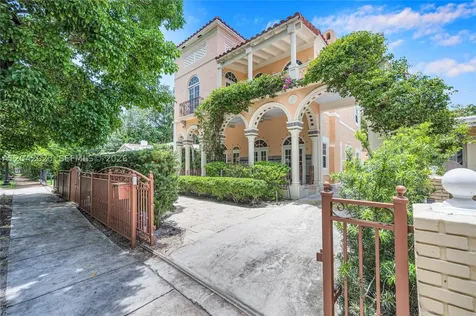 30 NE 44th Street Miami FL 33137