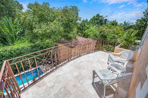 30 NE 44th Street Miami FL 33137