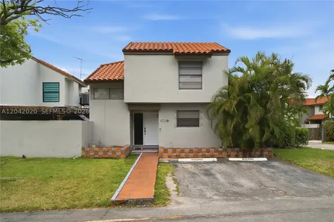 10327 NW 9th St Circle Miami FL 33172
