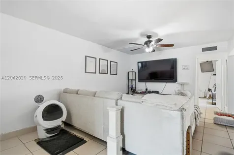 10327 NW 9th St Circle Miami FL 33172