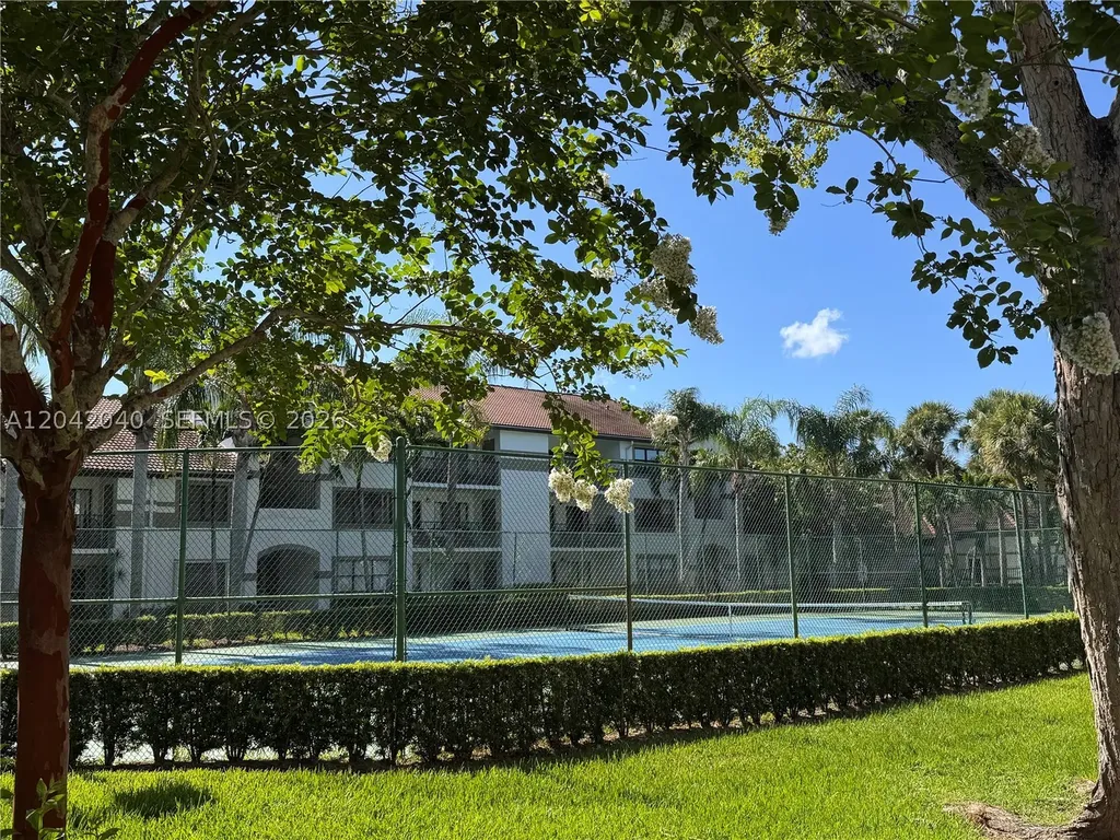 550 S Park Road Hollywood FL 33021