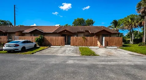 6780 NW 186th Terrace Hialeah FL 33015