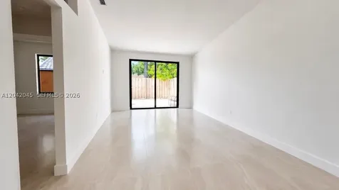 6780 NW 186th Terrace Hialeah FL 33015