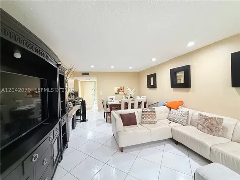 8931 N New River Canal Road Plantation FL 33324