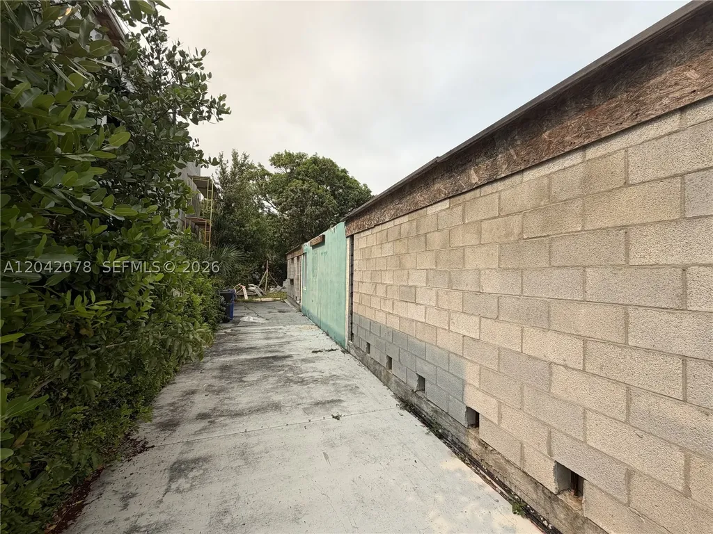 615 SW 16th Street Fort Lauderdale FL 33315