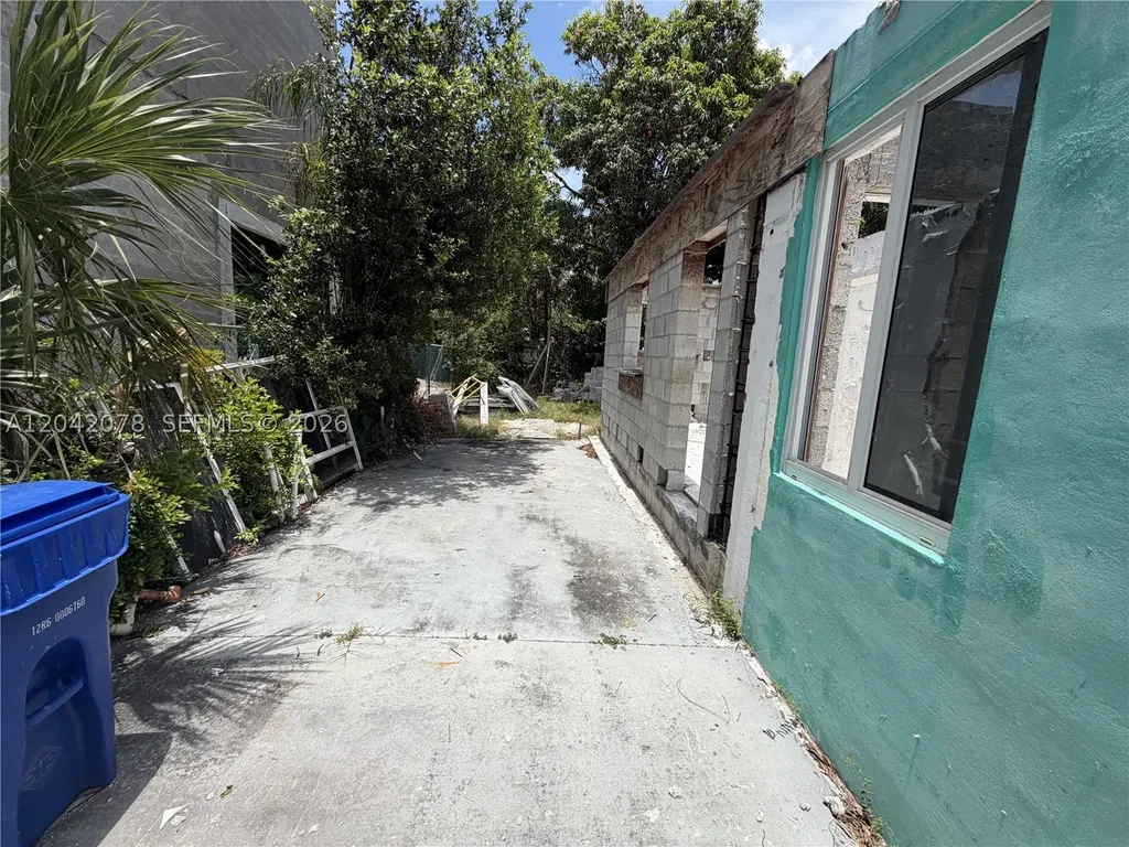 615 SW 16th Street Fort Lauderdale FL 33315