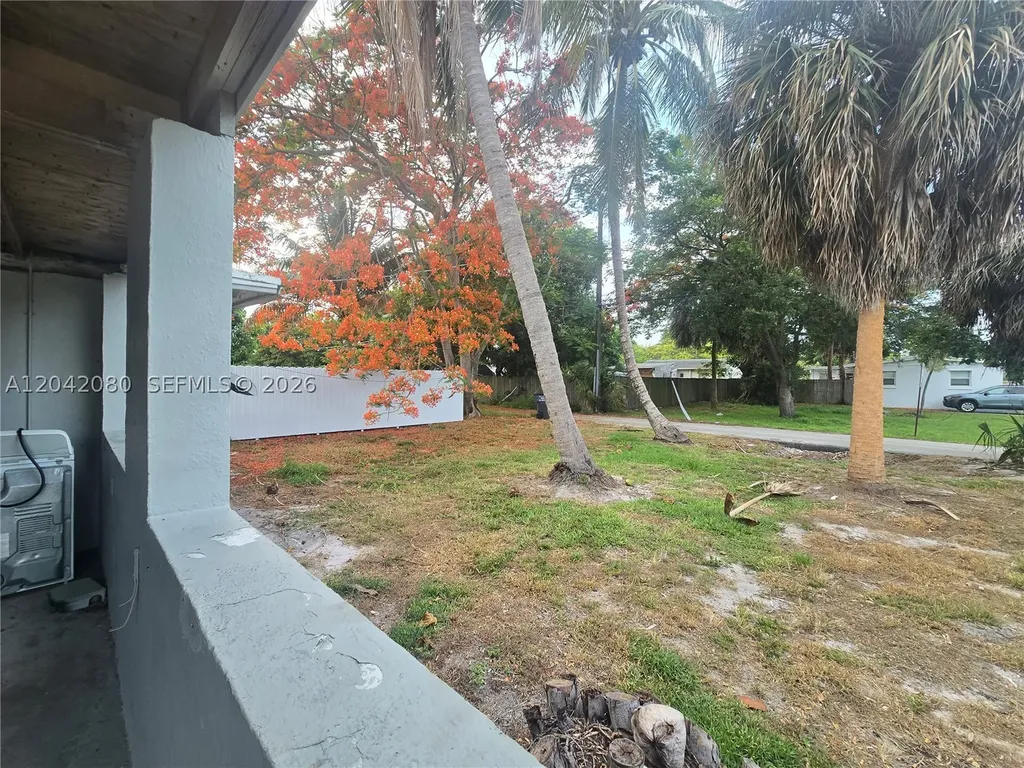2203 Taft Street Hollywood FL 33020