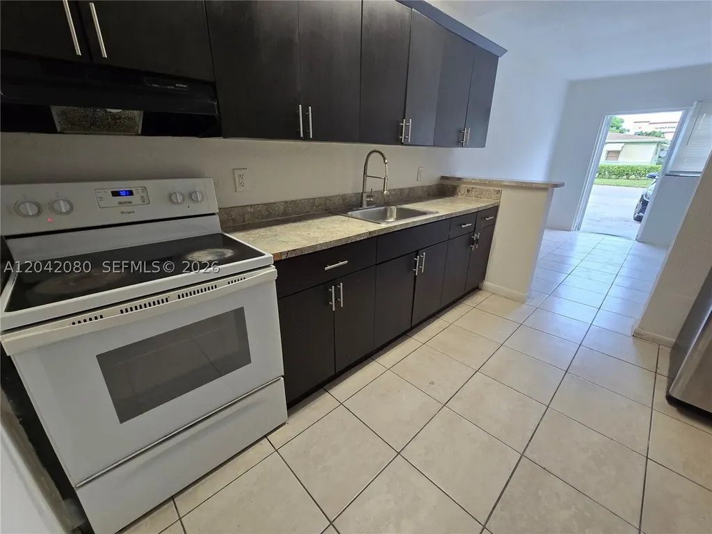 2203 Taft Street Hollywood FL 33020