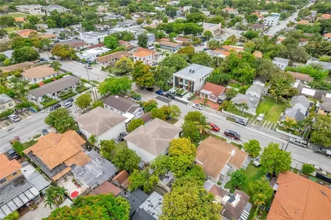1029 SW 11th Avenue Miami FL 33130